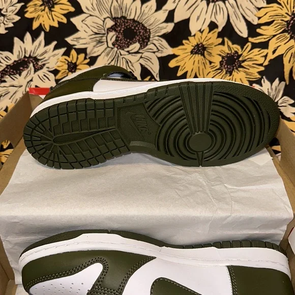 Brand New Youth Dunk High Cargo Khaki 5.5Y